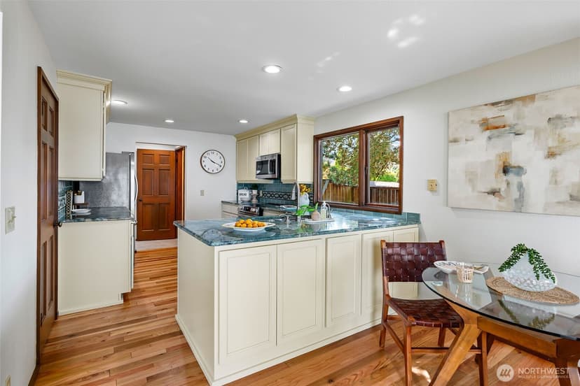 Property photo for 824 S Marine Hills Way, Federal Way photo 22