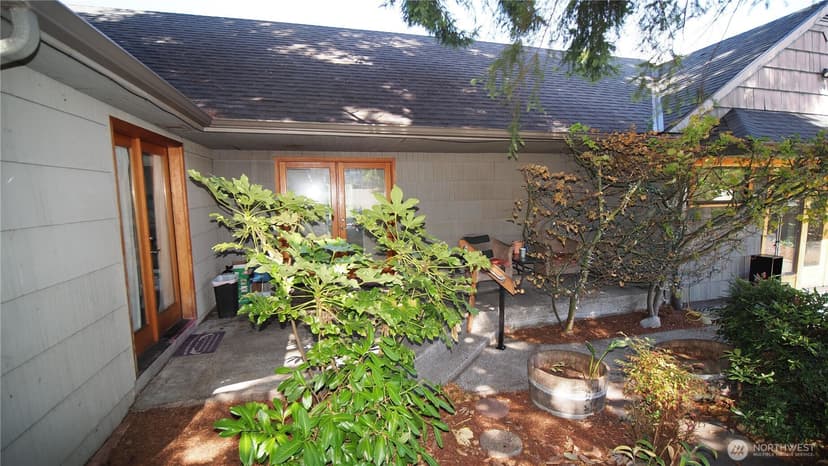 Property photo for 816 3rd Street, Mukilteo photo 38