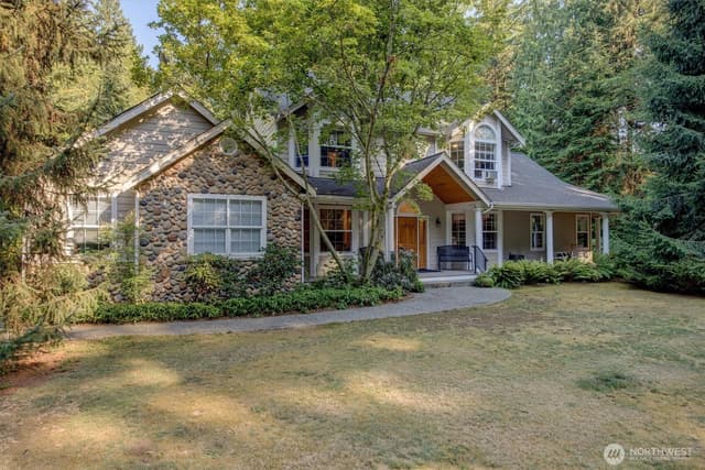 Property photo for 6477 Cultus Bay Road, Clinton photo 2