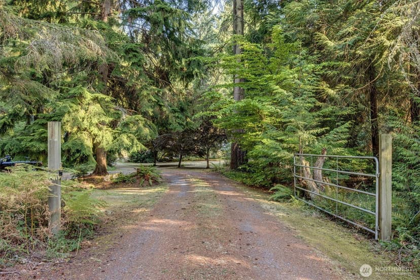 Property photo for 6477 Cultus Bay Road, Clinton photo 37