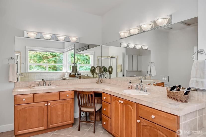 Property photo for 6477 Cultus Bay Road, Clinton photo 18