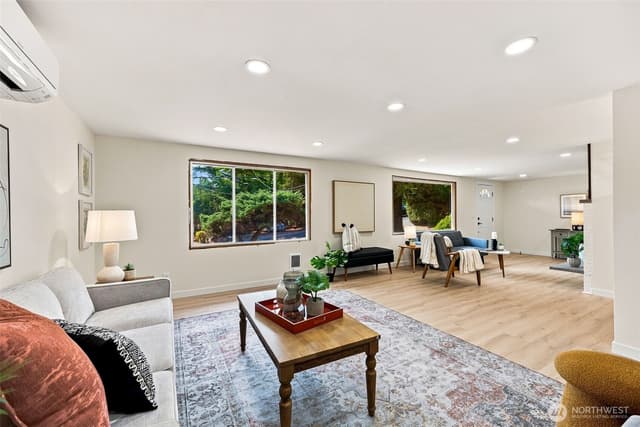 Property photo for 2538 NE 107th Street, Seattle photo 5