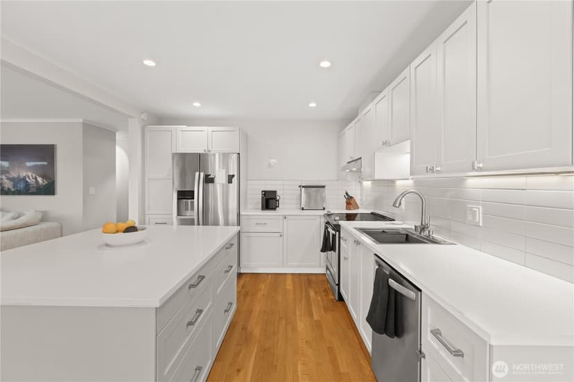 Property photo for 1758 Dexter Avenue N #6, Seattle photo 7