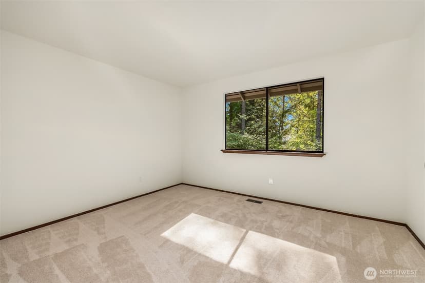 Property photo for 15053 253rd Avenue SE, Issaquah photo 17