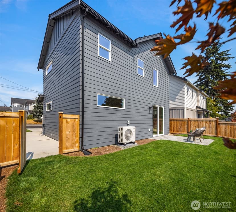Property photo for 2402 Cleveland Avenue #B, Everett photo 3