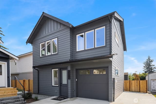 Property photo for 2402 Cleveland Avenue #B, Everett photo 2