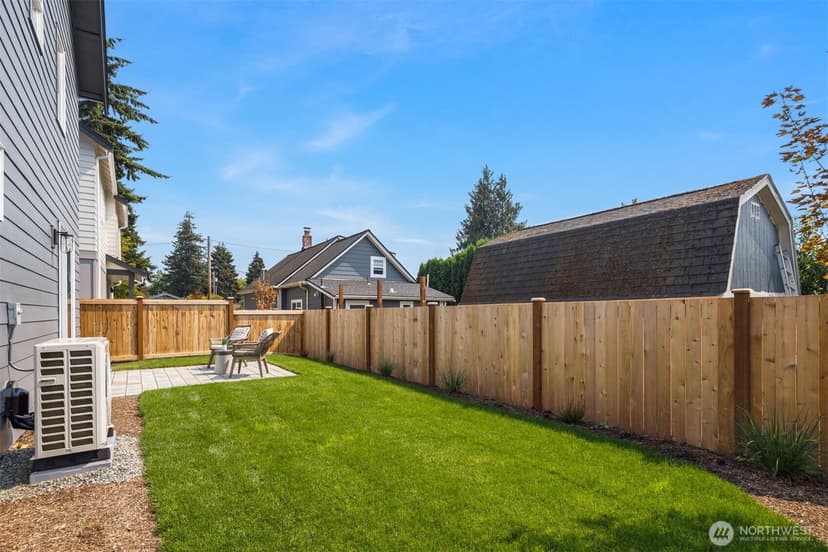 Property photo for 2402 Cleveland Avenue #B, Everett photo 4