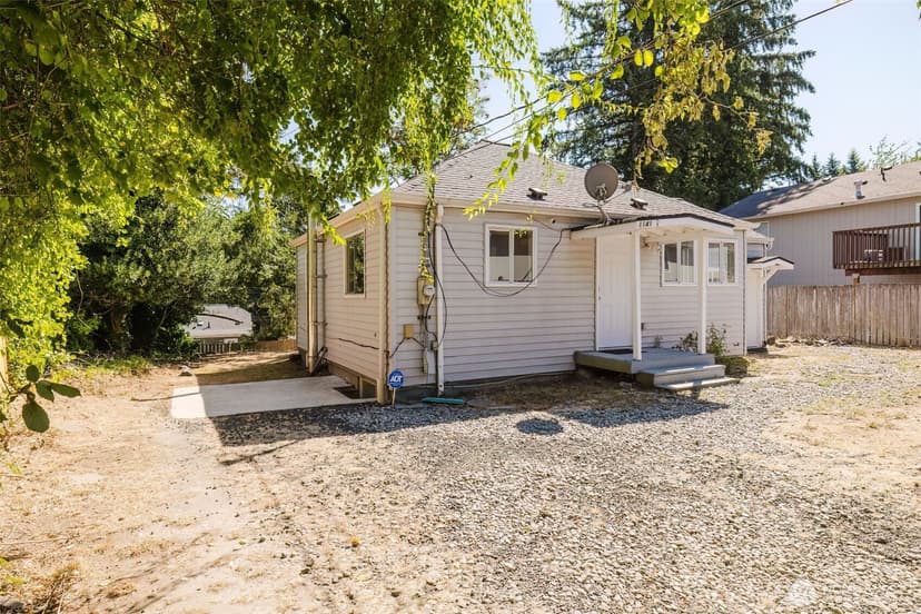 Property photo for 1141 West Avenue, Port Orchard photo 32