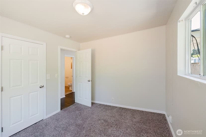 Property photo for 1141 West Avenue, Port Orchard photo 14