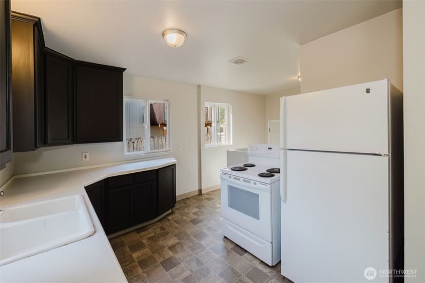 Property photo for 1141 West Avenue, Port Orchard photo 2