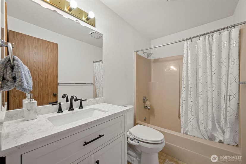Property photo for 28046 121st Avenue SE, Kent photo 21