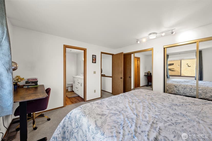 Property photo for 28046 121st Avenue SE, Kent photo 17