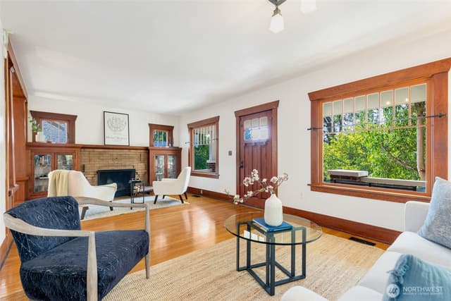 Property photo for 3240 35th Avenue S, Seattle photo 5