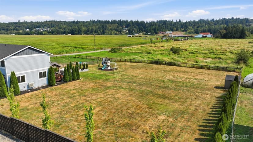 Property photo for 10327 67th Avenue NE #B, Marysville photo 39