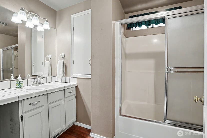 Property photo for 10302 Interlaaken Drive SW, Lakewood photo 15