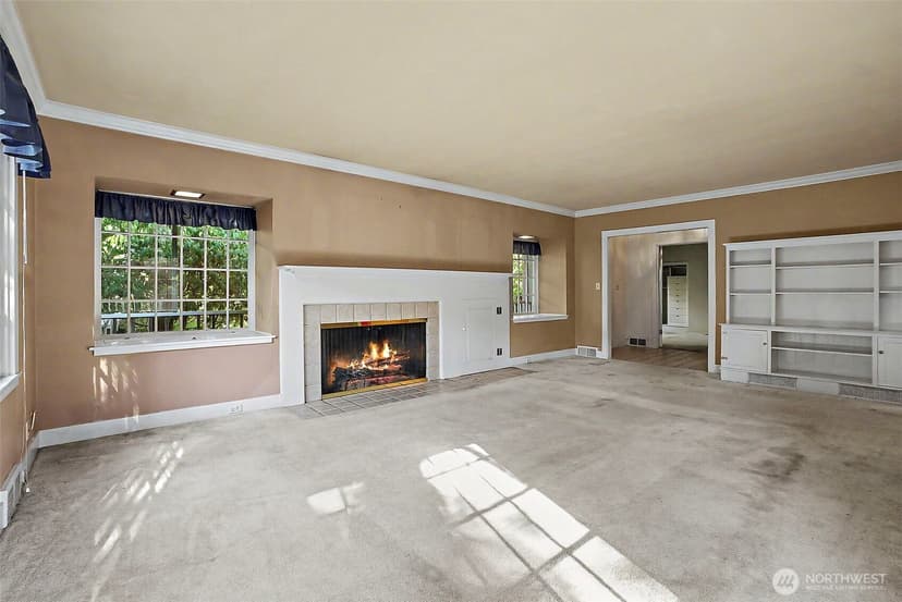 Property photo for 10302 Interlaaken Drive SW, Lakewood photo 8
