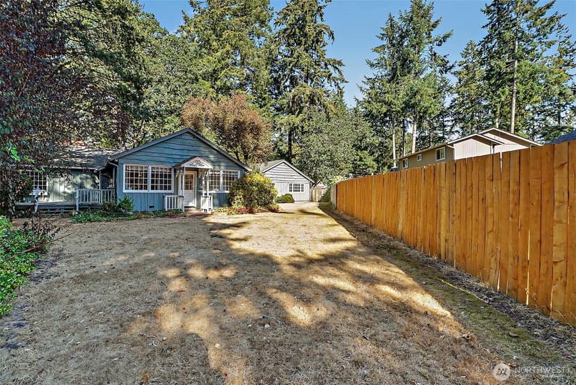 Property photo for 10302 Interlaaken Drive SW, Lakewood photo 24