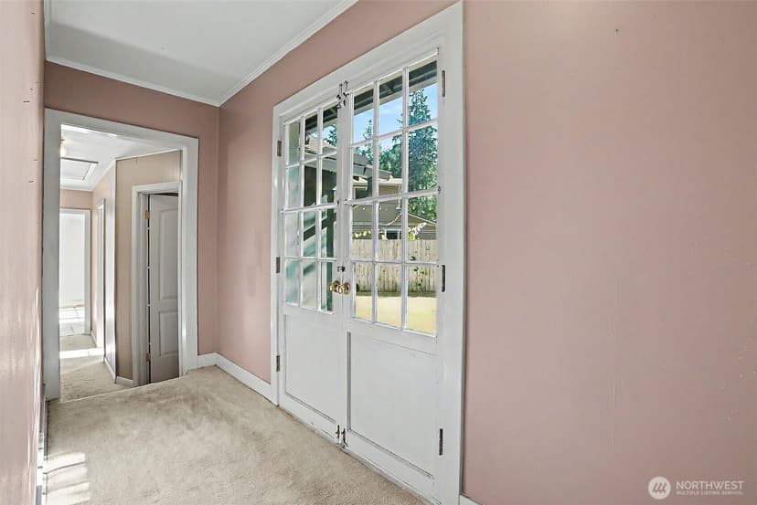 Property photo for 10302 Interlaaken Drive SW, Lakewood photo 22