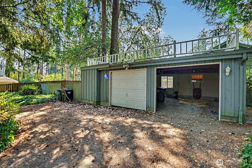 Property photo for 10302 Interlaaken Drive SW, Lakewood photo 28
