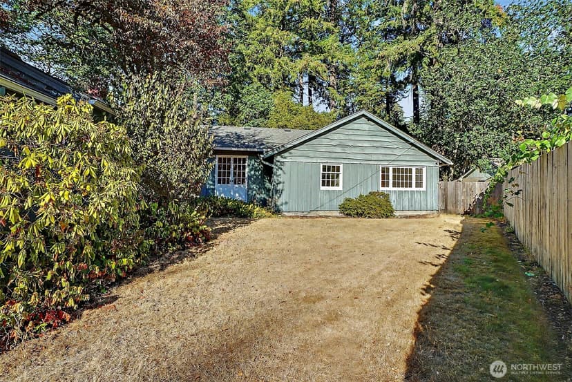 Property photo for 10302 Interlaaken Drive SW, Lakewood photo 26