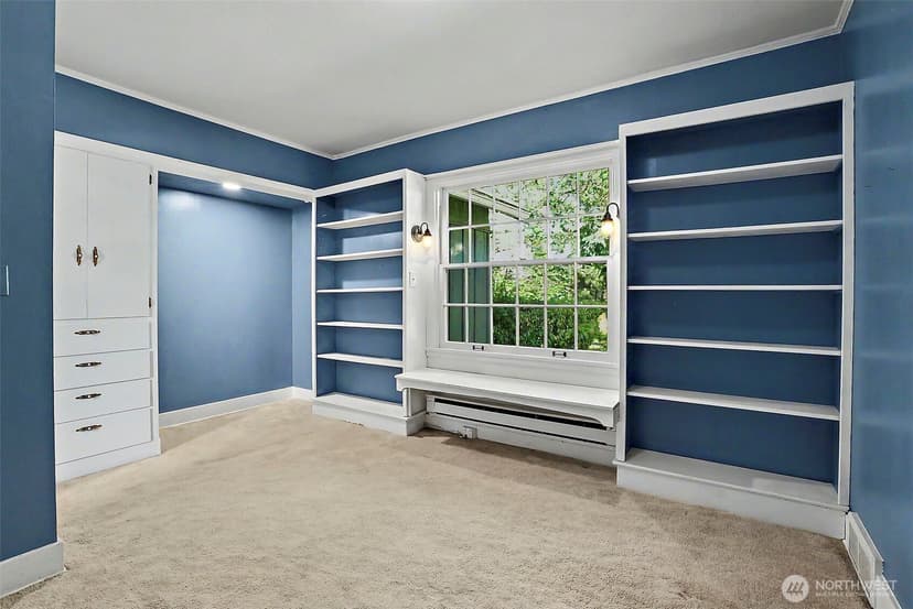 Property photo for 10302 Interlaaken Drive SW, Lakewood photo 17