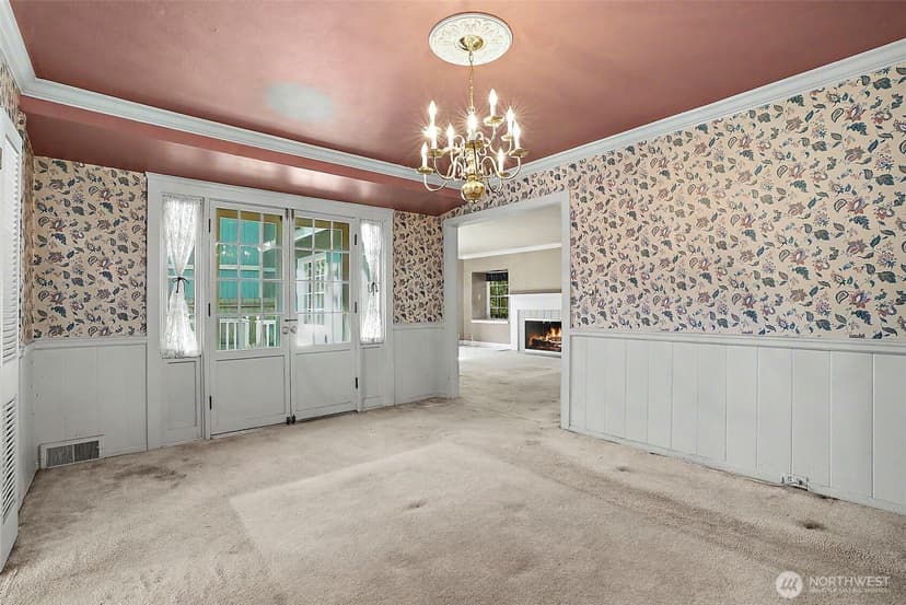 Property photo for 10302 Interlaaken Drive SW, Lakewood photo 14