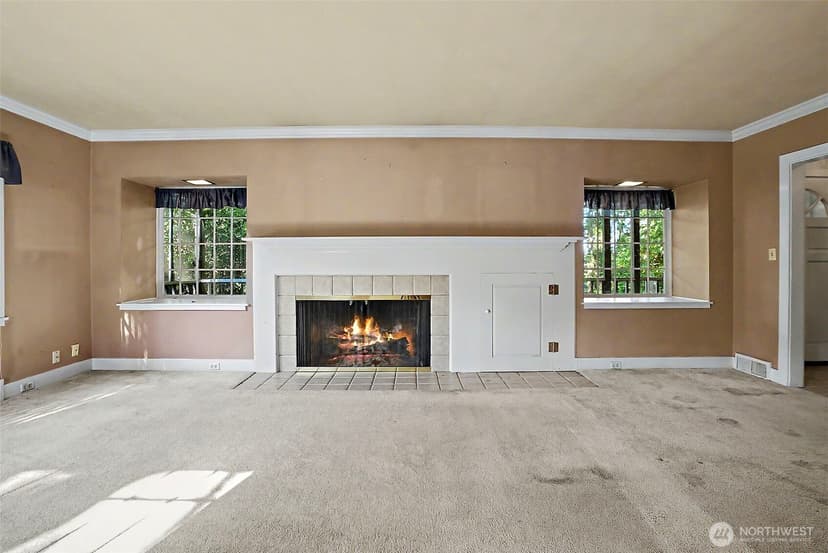 Property photo for 10302 Interlaaken Drive SW, Lakewood photo 7