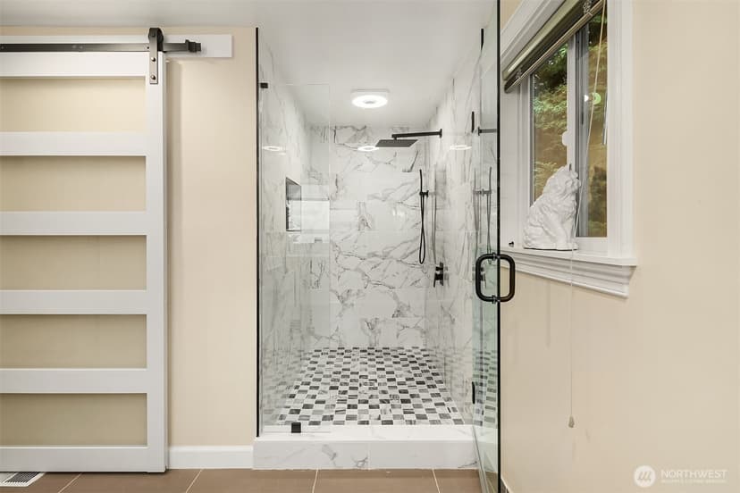 Property photo for 310 Skyline Drive, Edmonds photo 23