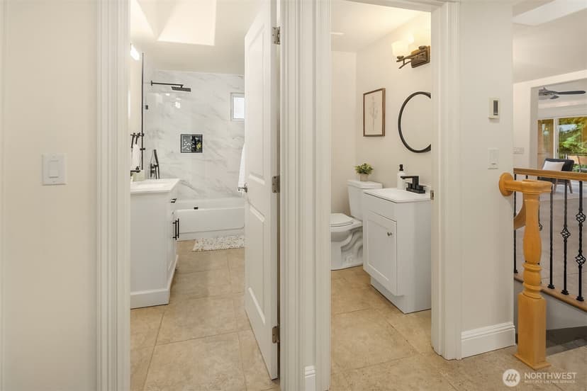 Property photo for 310 Skyline Drive, Edmonds photo 17