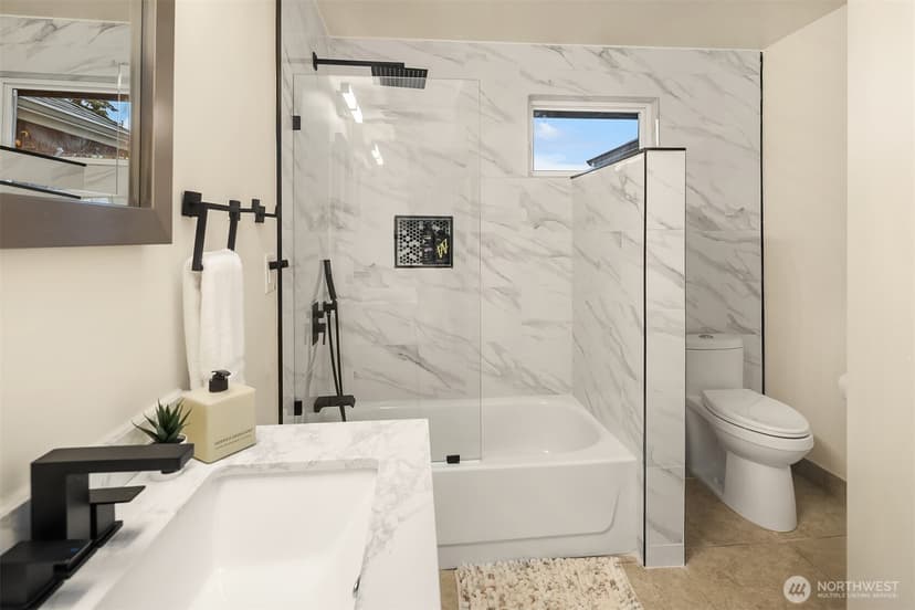 Property photo for 310 Skyline Drive, Edmonds photo 18