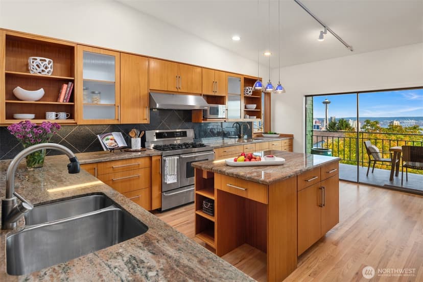 Property photo for 118 Highland Drive, Seattle photo 17