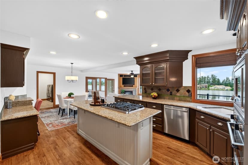 Property photo for 2821 211th Avenue East, Lake Tapps photo 9