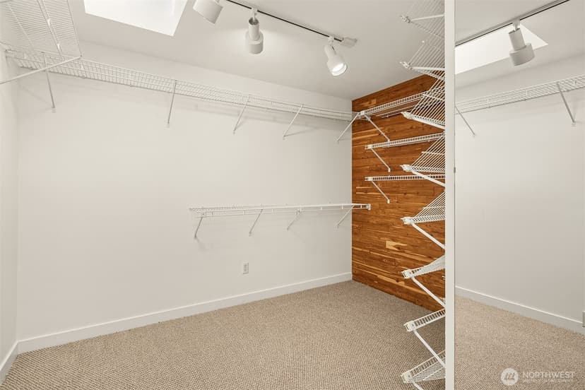 Property photo for 1114 2nd Avenue N, Seattle photo 36