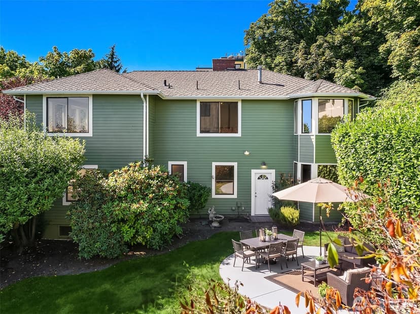 Property photo for 1114 2nd Avenue N, Seattle photo 4
