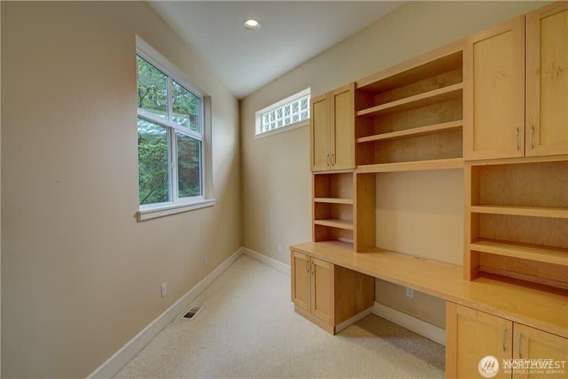 Property photo for 9425 110th Place NE, Kirkland photo 13