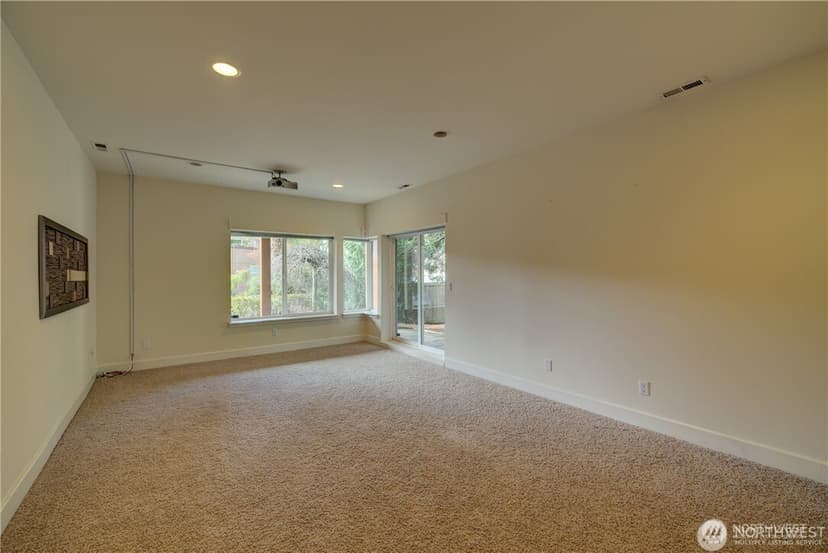 Property photo for 9425 110th Place NE, Kirkland photo 11