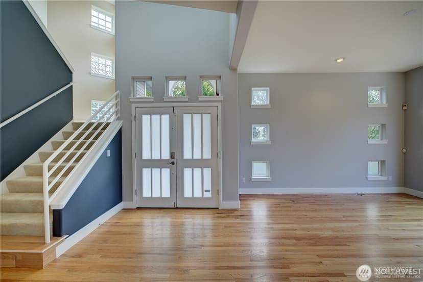 Property photo for 9425 110th Place NE, Kirkland photo 2