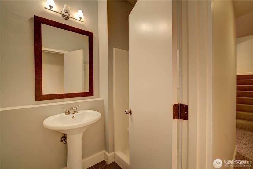 Property photo for 9425 110th Place NE, Kirkland photo 17