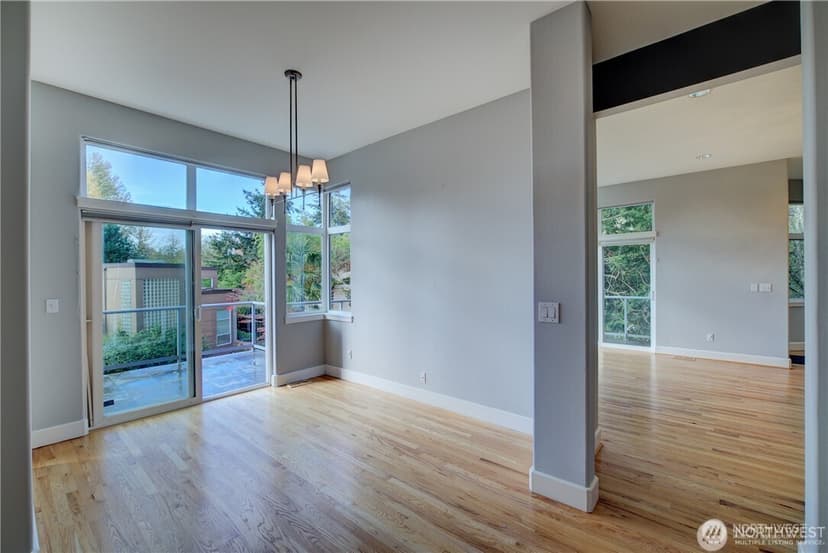 Property photo for 9425 110th Place NE, Kirkland photo 3