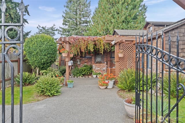 Property photo for 1236 S Stevens Street, Tacoma photo 2