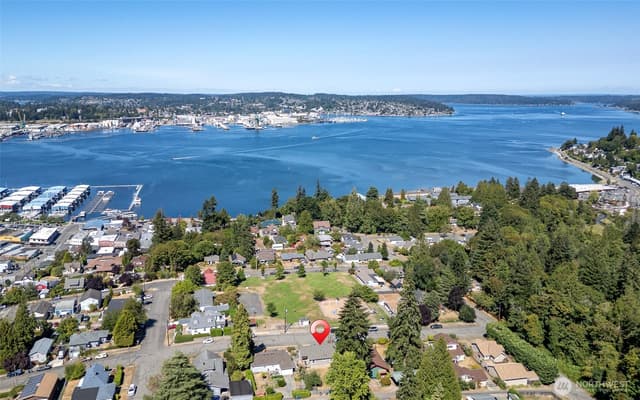 Property photo for 916 Dwight Street, Port Orchard photo 5