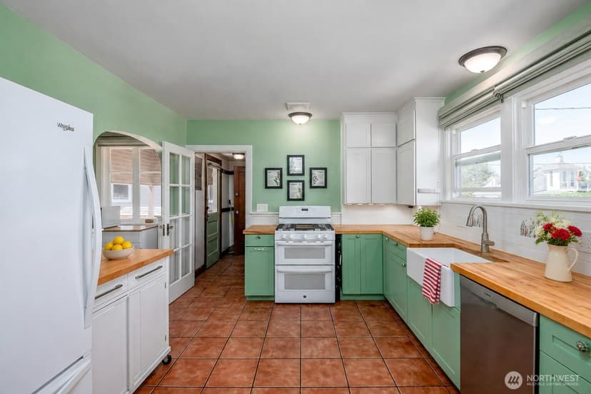 Property photo for 916 Dwight Street, Port Orchard photo 12