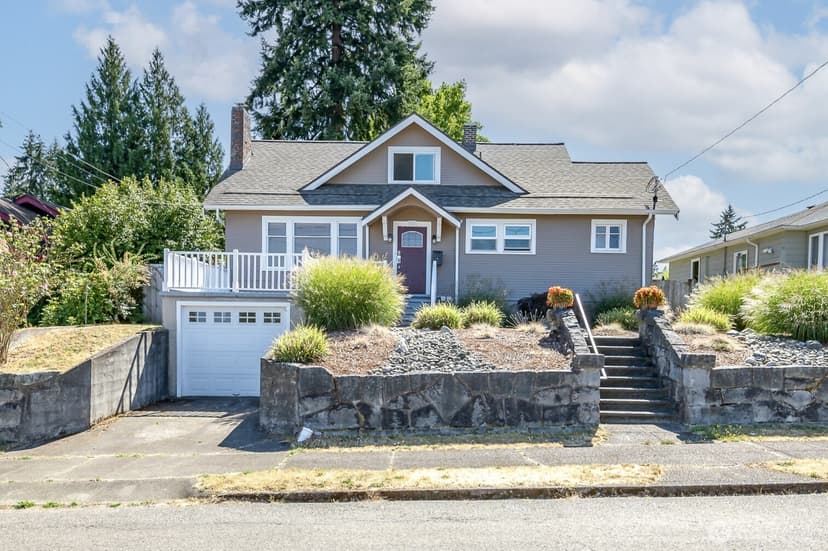 Property photo for 916 Dwight Street, Port Orchard photo 2