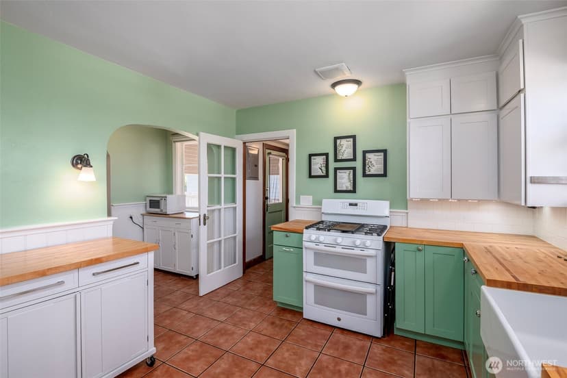 Property photo for 916 Dwight Street, Port Orchard photo 14