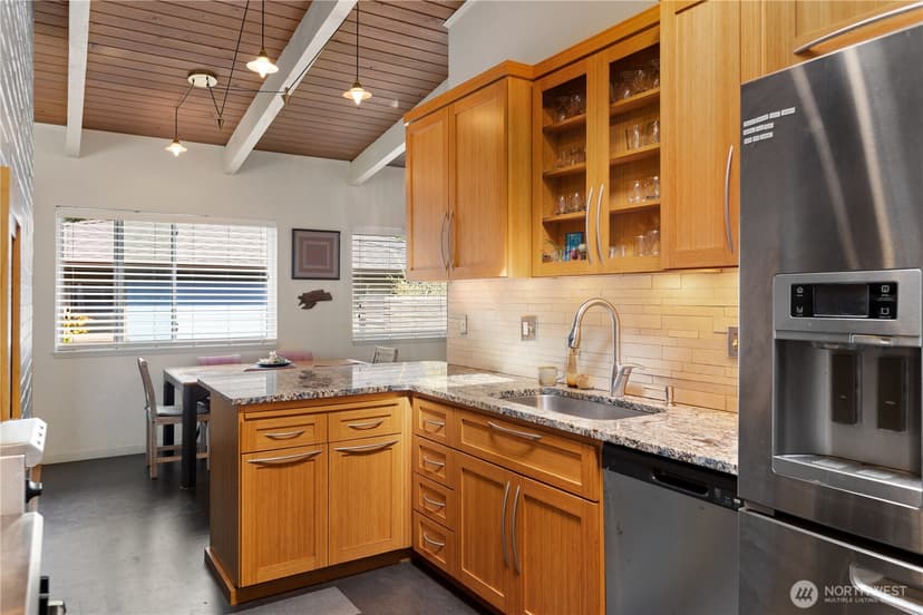 Property photo for 3016 47th Avenue SW, Seattle photo 13