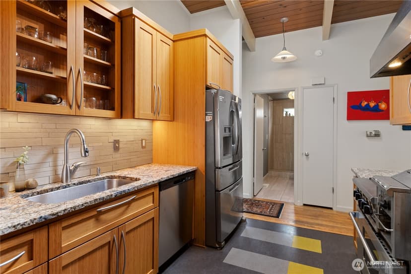 Property photo for 3016 47th Avenue SW, Seattle photo 11