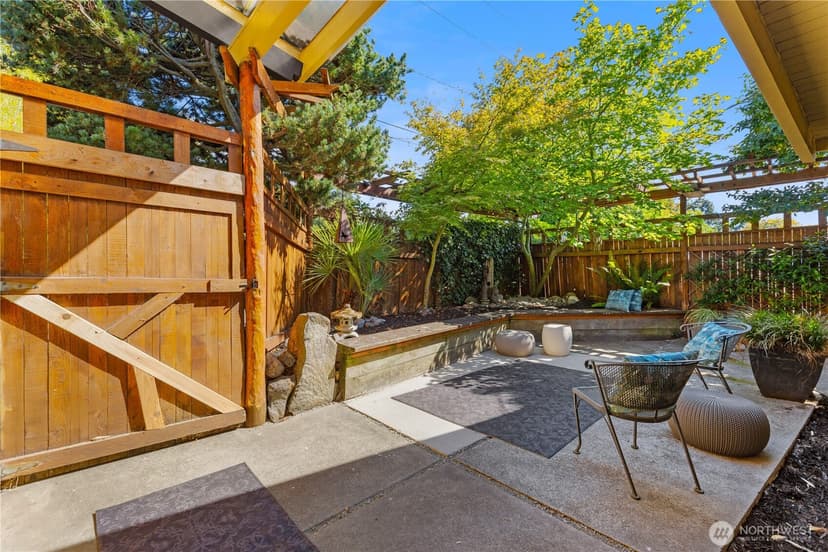 Property photo for 3016 47th Avenue SW, Seattle photo 2