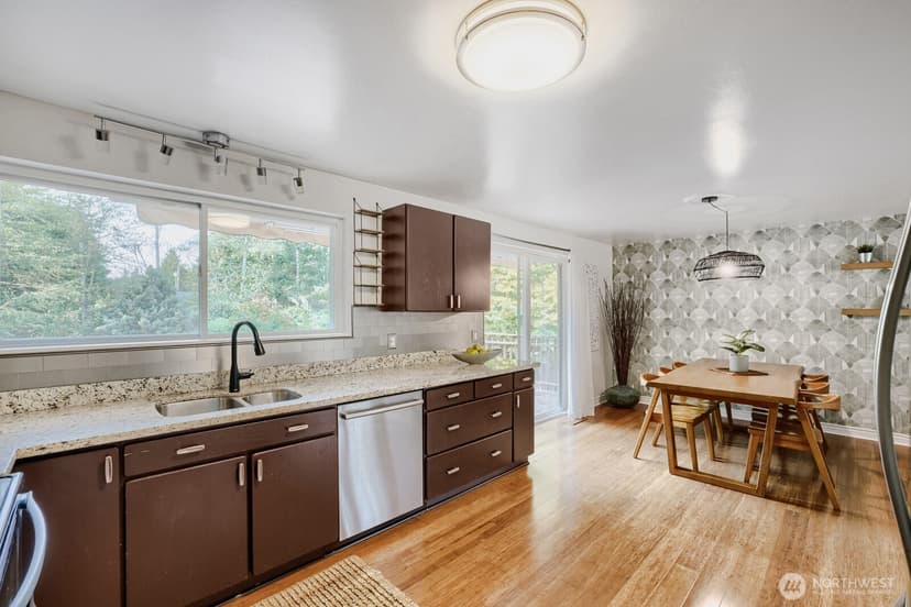 Property photo for 1421 218th Street SW, Lynnwood photo 13