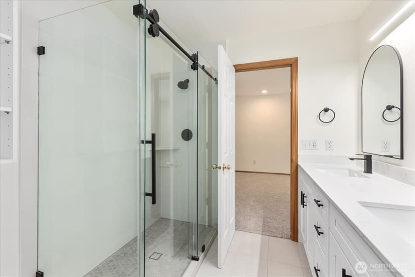 Property photo for 4121 173rd Street SW, Lynnwood photo 15