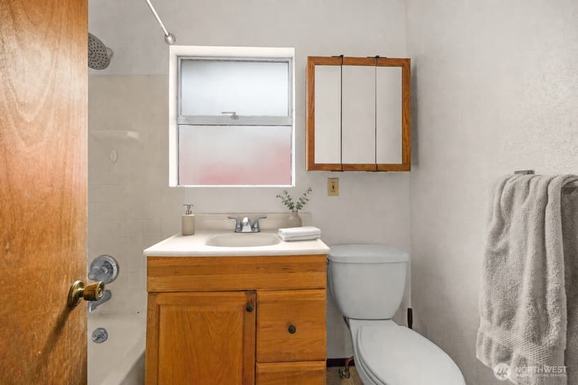 Property photo for 536 N 73rd Street, Seattle photo 11